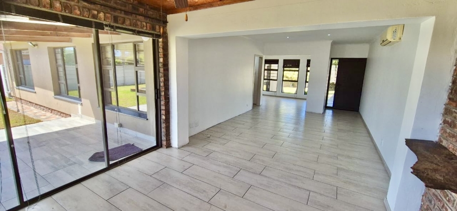 3 Bedroom Property for Sale in Rowallan Park Eastern Cape